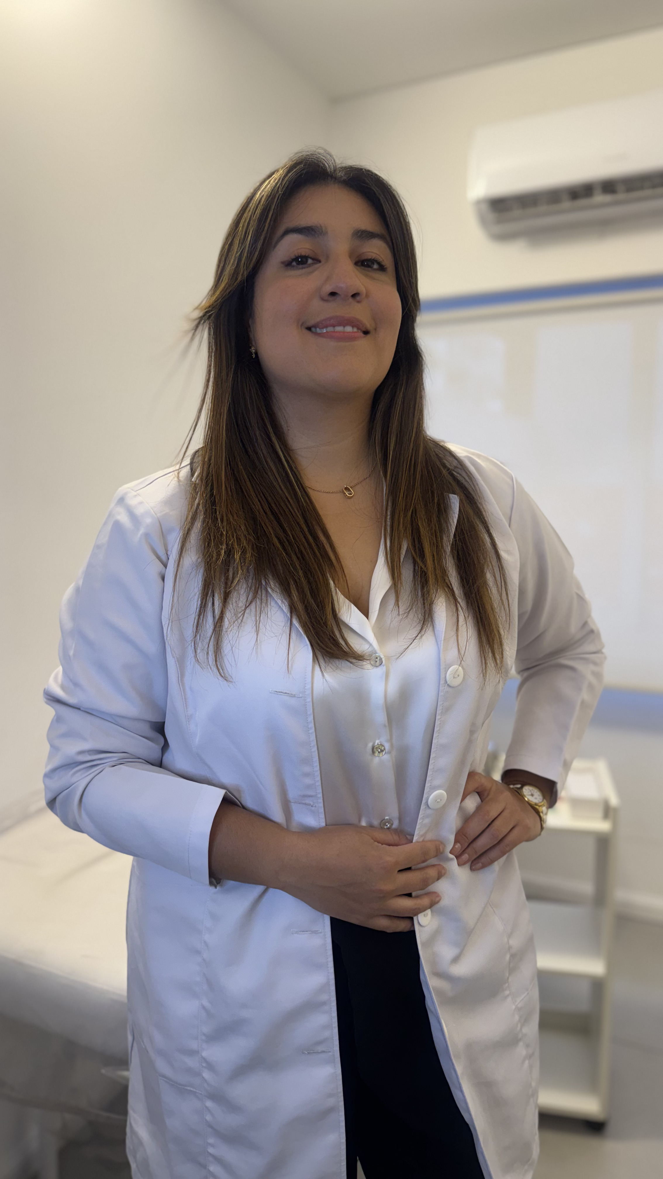 Retrato de la Dra. Mariana Roja